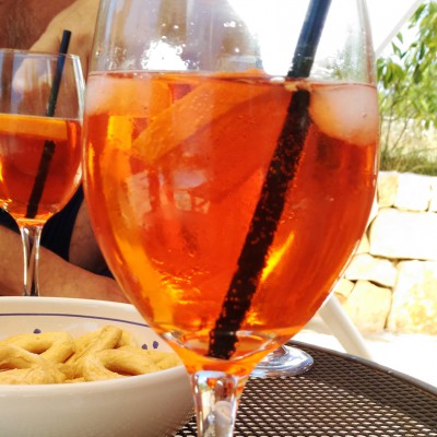 Aperitivo in piscina 